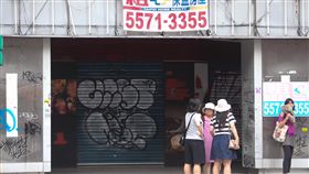 6月景氣燈號續亮黃藍燈（1）台灣經濟走緩，國發會26日發布6月景氣燈號，續亮代表景氣「趨弱」的黃藍燈，綜合判斷分數則較5月上修3分，總分來到21分。中央社記者吳家昇攝　108年7月26日