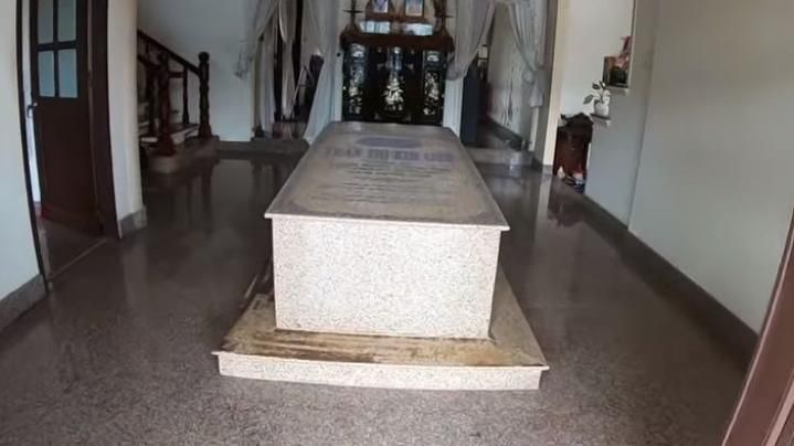 豪宅剛蓋完就罹癌！她死後葬客廳圓夢