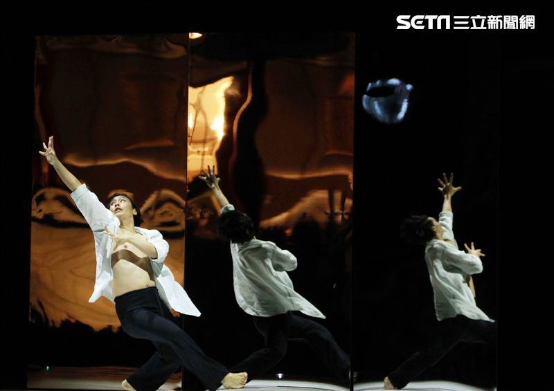 雲門舞集創辦人暨藝術總監林懷民卸任前最後戶外公演，感謝觀眾龐大力量支持雲門。（記者邱榮吉/攝影）