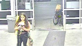 美國,賓州,馬鈴薯,超市,尿,沃爾瑪,Walmart。(圖/翻攝自foxnews)