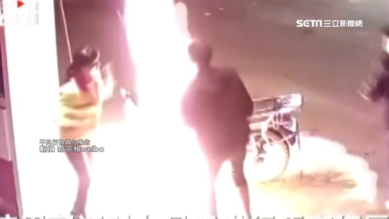 加油調戲員工遭拒　他惱羞點火燒機車