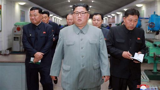 金正恩再度視察新型火箭系統試射