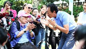 郭台銘，初永珍，母親節，大安森林公園，郭台銘辦公室提供