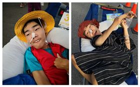 獨自照顧腦癱18年的單親媽媽陳嘉齡，帶兒子至今參加80幾場馬拉松，用雙腳帶他認識台灣。（圖／陳嘉齡授權提供）