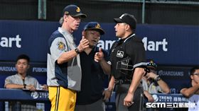 中信兄弟總教練伯納。（圖／記者王怡翔攝影）