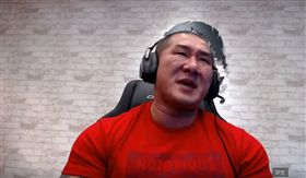 翻攝自館長臉書、反骨男孩YT