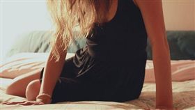 -女性-女子-上床-性愛-性侵-（圖／攝影者Global Panorama, flickr CC License）https://www.flickr.com/photos/121483302@N02/16457930505/