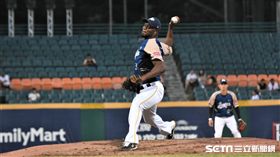 ▲桃猿李茲飆速157公里。（圖／記者王怡翔攝影）