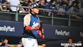▲桃猿林泓育敲出全壘打。（圖／記者王怡翔攝影）