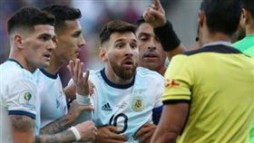 (16:9)▲梅西嶼Medel爆發肢體衝突。（圖／取自梅西推特）