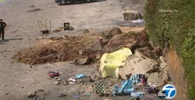 （美國南加州海灘「岩壁崩塌」　釀3喪命2受傷）
美國,葛藍德尤衝浪海灘,聖地牙哥,加州
（圖／翻攝自ABC7 YouTube）
https://www.youtube.com/watch?v=zXCuWLMlk6E