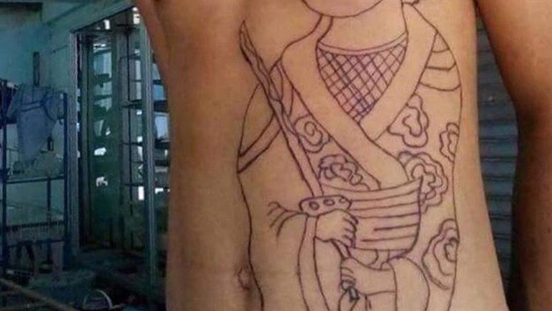 男友刺女神明圖　一脫上衣萬人笑瘋～