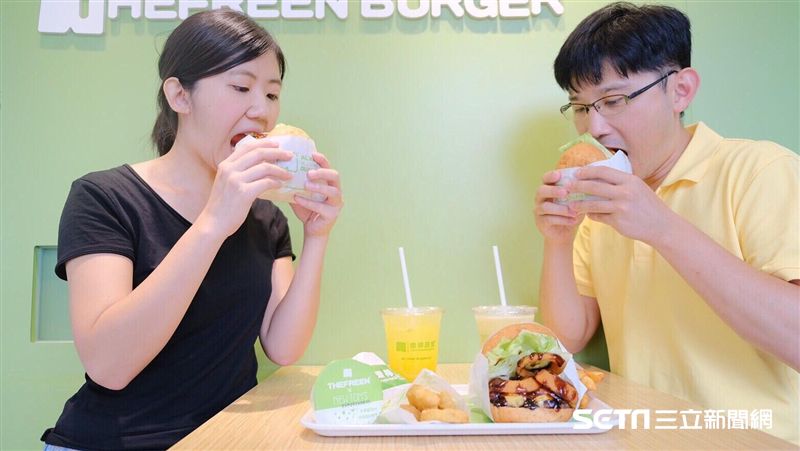 網友激推！台灣在地大俠牛堡霸氣登場
