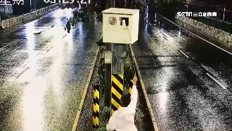 被罰不開心！運將便利貼遮測速判無罪