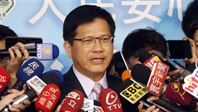 秋冬國旅補助　林佳龍盼達到年度觀光人數目標交通部長林佳龍（圖）1日出席國家運輸安全調查委員會布達暨揭牌典禮時受訪表示，國旅方案早在研擬，也早就研判中國可能會停止陸客來台，因此第一時間就提出秋冬國旅補助方案，要安定人心，也希望藉由這個機會，達到年度觀光客的人數目標。中央社記者郭日曉攝　108年8月1日