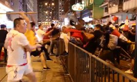 白衣人,黑衣人,鬥毆,眾新聞,反送中　圖／翻攝自臉書眾新聞