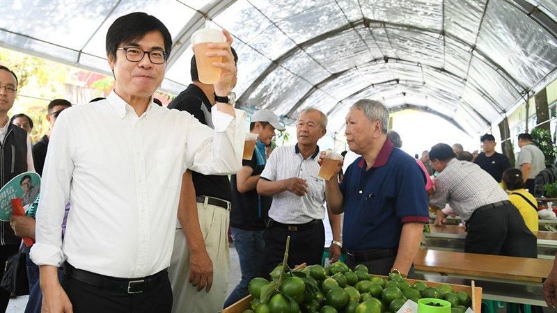 一芳挺共　陳其邁引店家官網文字感嘆