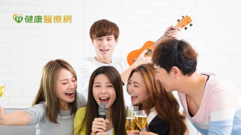 暑假KTV歡唱躲日頭　醫籲當心倒嗓