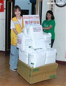 許維恩出席創世基金會卸下女神光環挑戰30秒包尿布，呼籲大眾為植物人捐尿布。（記者邱榮吉/攝影）