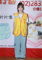 許維恩出席創世基金會卸下女神光環挑戰30秒包尿布，呼籲大眾為植物人捐尿布。（記者邱榮吉/攝影）