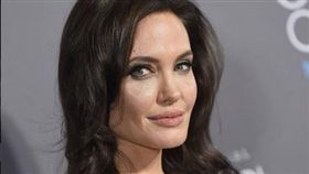  整形50次變「殭屍裘莉」　本尊素顏照曝光讓人意外（圖／翻攝自IG angelinajolieofficial https://www.instagram.com/angelinajolieofficial/?hl=zh-tw）