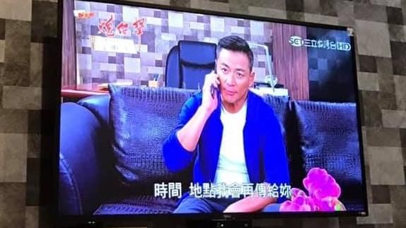 她看《炮仔聲》好熟悉　居然撞牆啦！