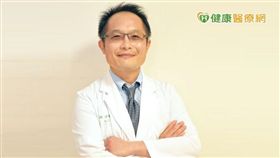 涂智彥醫師表示，目前十大死因癌症仍位居榜首，肺癌更是第一名，且肺癌的確較難在早期發現，而六到七成的患者多是晚期的肺腺癌，而肺腺癌當中，六成有特定的基因突變，找出這些特定變異，便可以其為目標給予標靶治療。