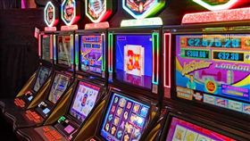 吃角子老虎,Powerbucks,加拿大,中獎,押注,頭獎, 圖／翻攝自Pixabay https://parg.co/t96