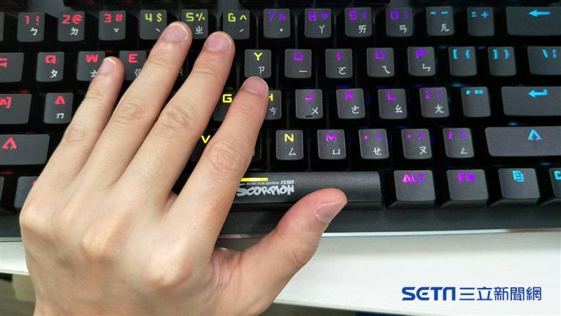 鍵盤族當心！「扳機指」恐害手指卡卡
