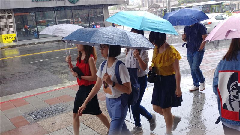 午後對流雲系旺盛　嘉義以南注意大雨