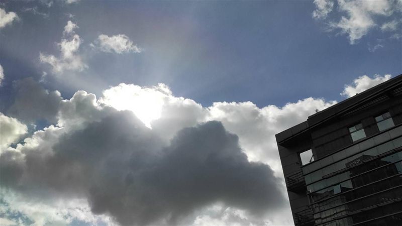颱風偏東行　西北颱機率低　週六放晴