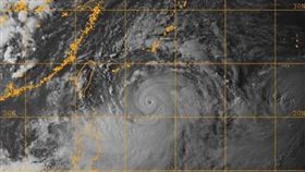 中颱利奇馬還在增強！鄭明典貼雲圖「颱風眼很明確」（圖／NAVY／NRL）