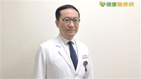 臺北醫學大學附設醫院血液腫瘤科戴承正主任表示，很多病人都是症狀嚴重時才就醫，超過三成病人發現時都已經是晚期或末期的大腸直腸癌。