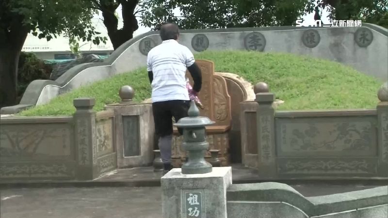 李佳芬祖墳遭舉報　縣府擬罰錢不逼遷
