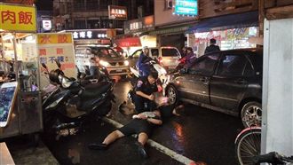 通緝犯鬧區拒檢衝撞　警封街開槍制伏