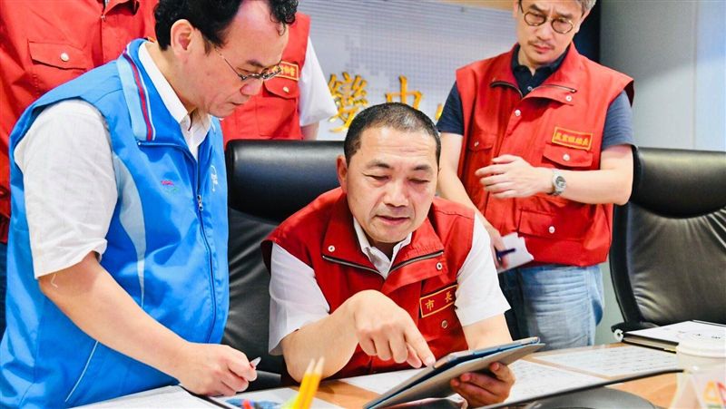 他求侯市長繼續放假！小編回應網笑歪