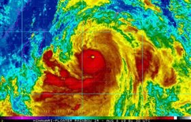 強颱利奇馬！CNN提醒「恐變超級颱風」　將掃琉球撲台灣（圖／翻攝自Steve Bowen推特）