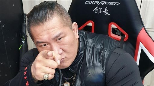 見人民幣下跪？館長怒轟：一堆賣國賊