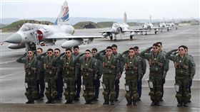 春節期間　空軍加強戰備國防部為了使國人了解國軍官兵在春節期間強化戰備實況，16日邀請媒體參訪空軍新竹基地，空軍每天24小時、全年無休進行戰備任務。中央社記者張皓安攝　108年1月16日