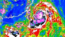 利奇馬甩雨彈！一張圖曝凌晨過後　「第二階段雨量」更驚人（圖／氣象局）