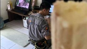 香蕉,網路,數據機,維修員,鮮肉　圖／翻攝爆廢公社