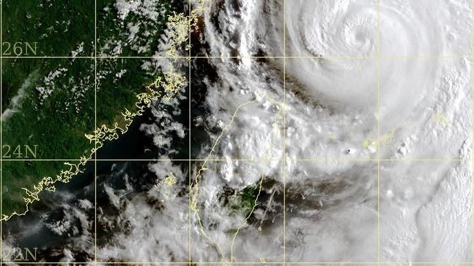 強颱利奇馬撲台！全台豪、大雨特報