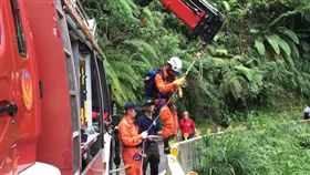 嘉義,墜谷,墜崖,垂降,空拍機,老翁,番路鄉（圖／翻攝畫面）