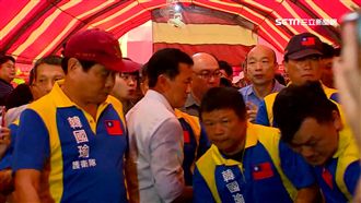 紀念會變造勢！韓國瑜還有親衛隊開路