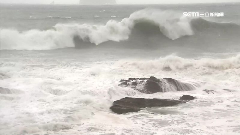 基隆和平島現6米浪！海巡急拉封鎖線
