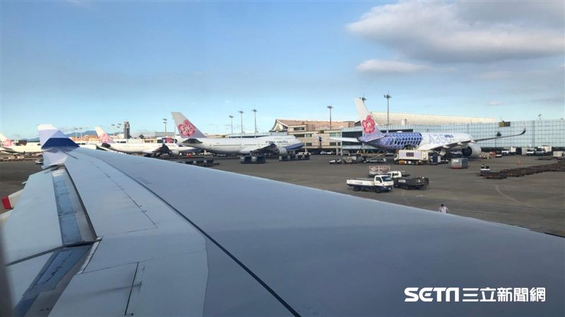 華航飛日本班機故障　起飛前引擎冒火