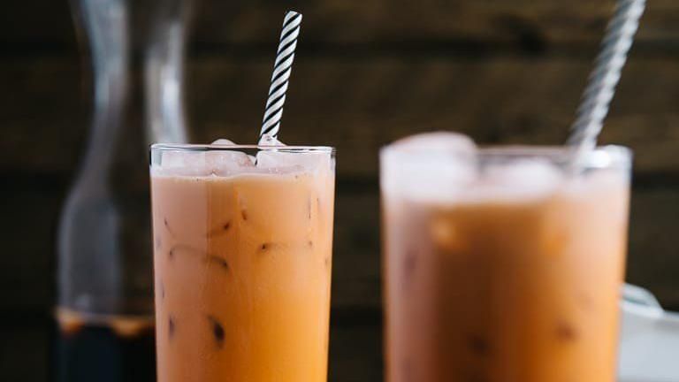 為何泰式奶茶顏色是橘色? 專家:摻了這些東西