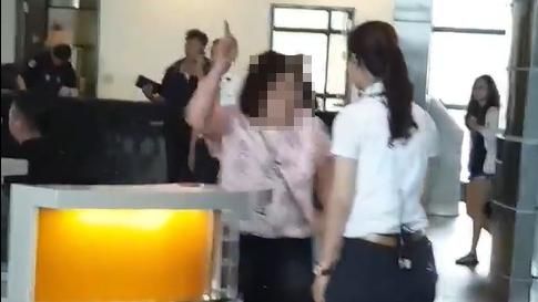 不滿高鐵班次大亂　婦飆罵站務員