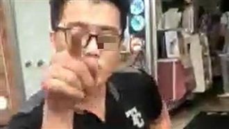 男超商取貨喊「借過」　竟遭亮刀恐嚇