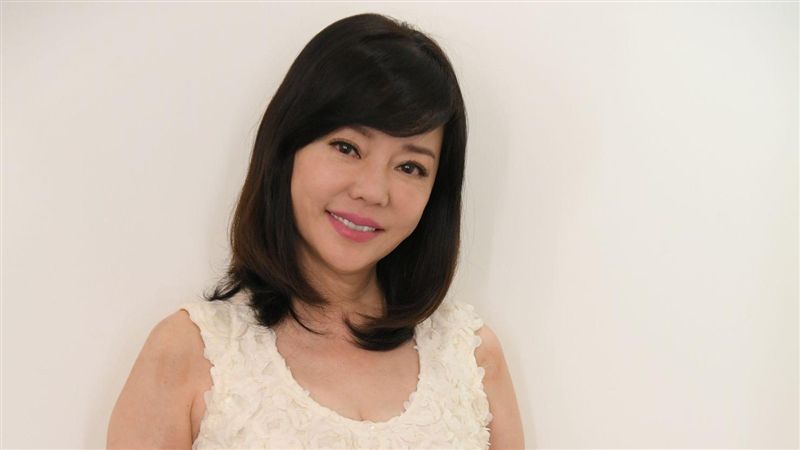 狄鶯掏心談家庭!一大家子開銷都靠她 後悔叫媽不要改嫁 | 娛樂星聞